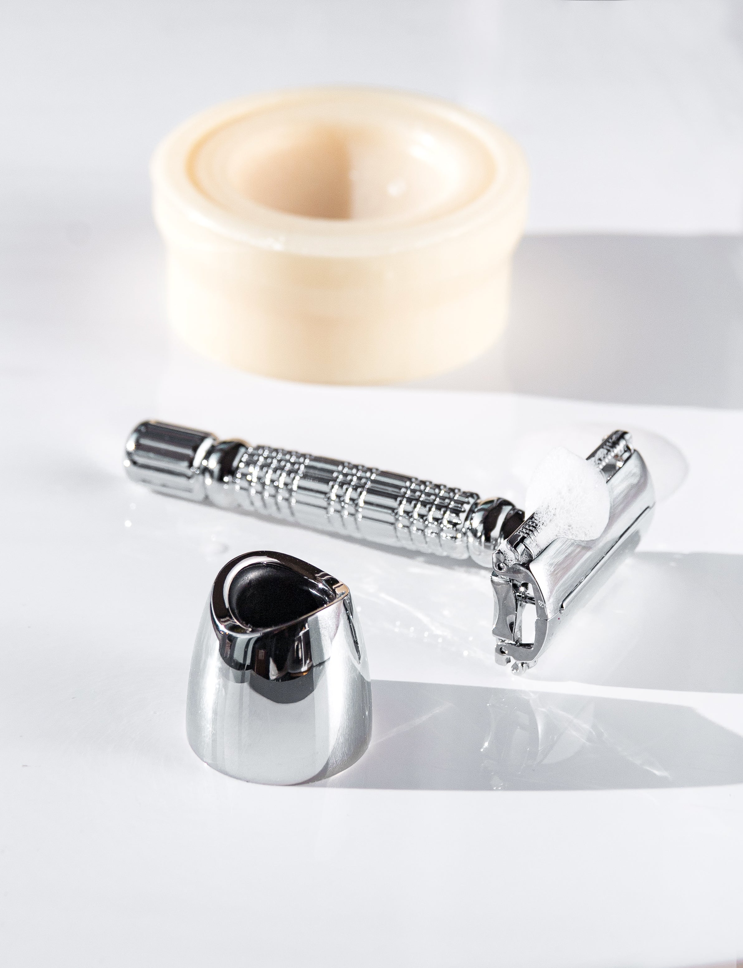 SustainaBLAH Safety Razor Stand - The Minimalist Silver Edition